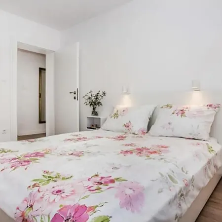 Apartmán White *
